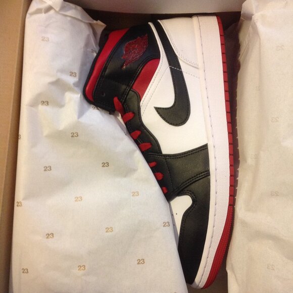 Air Jordan 1 Mid Men's Black, White & Red Leather Sneakers - 12 - New in Box - Picture 8 of 10